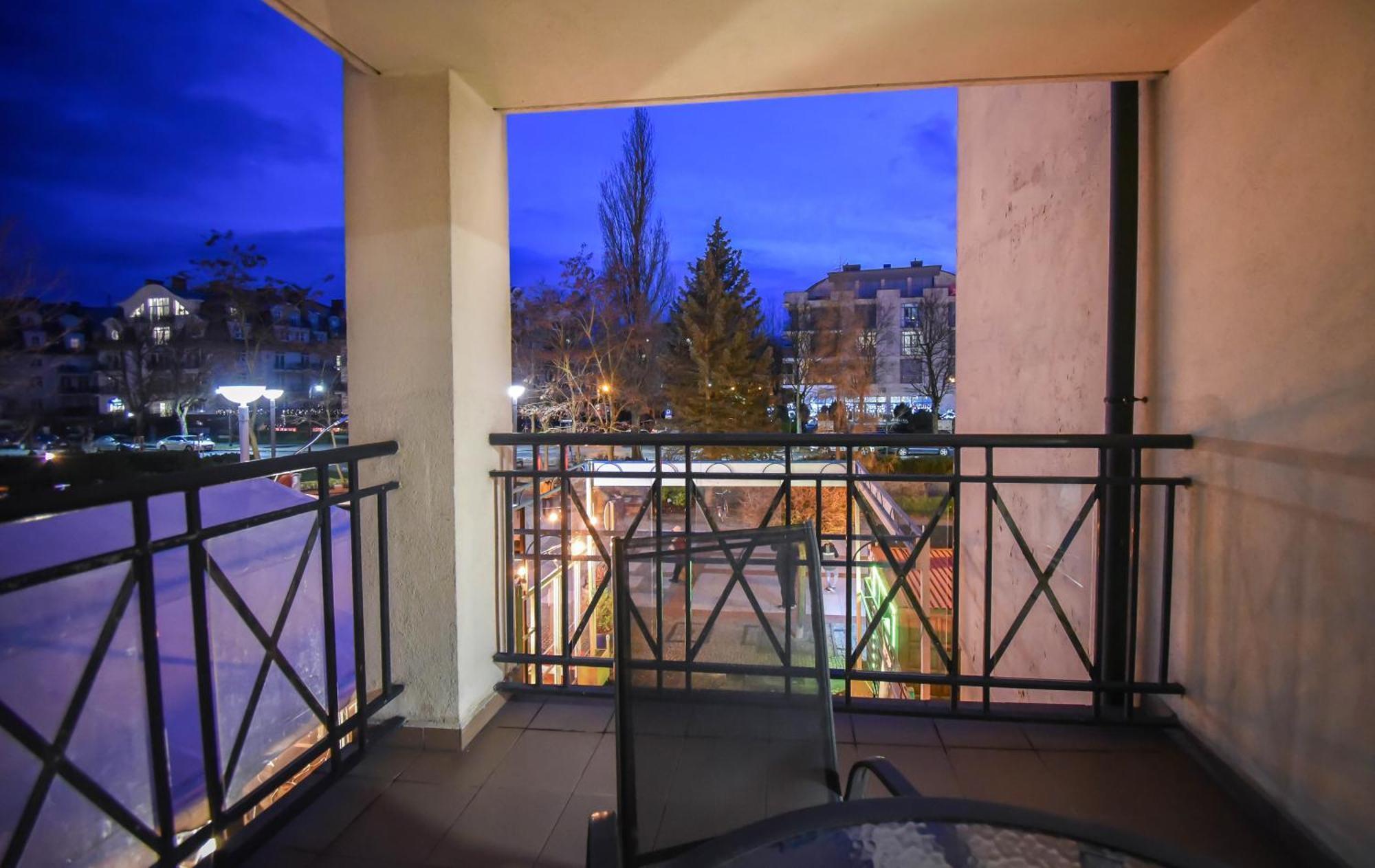 Apartamenty Promenada Z Tarasem I Parkingiem - Apartamenty Na Wyspie Swinemünde Exterior foto